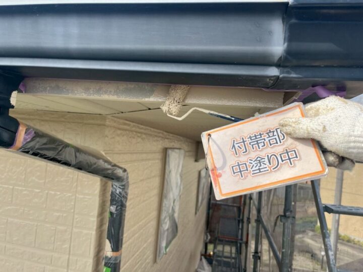 破風板塗装①
