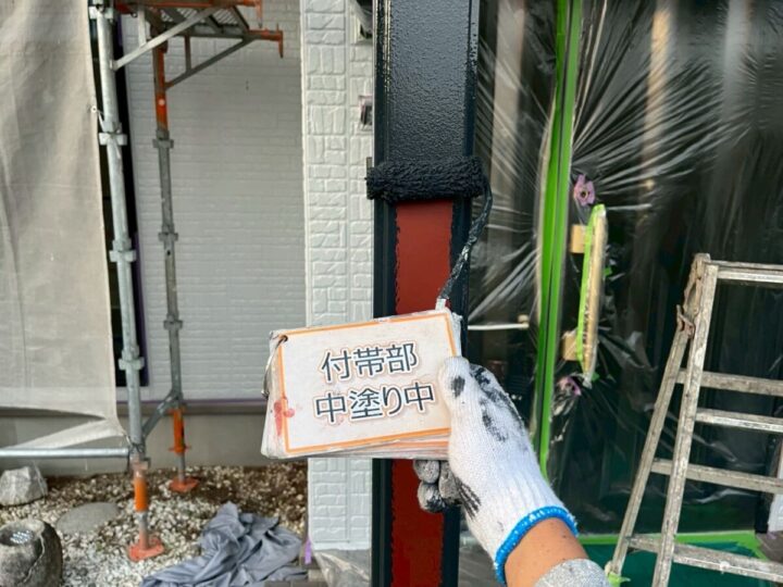 玄関柱塗装③