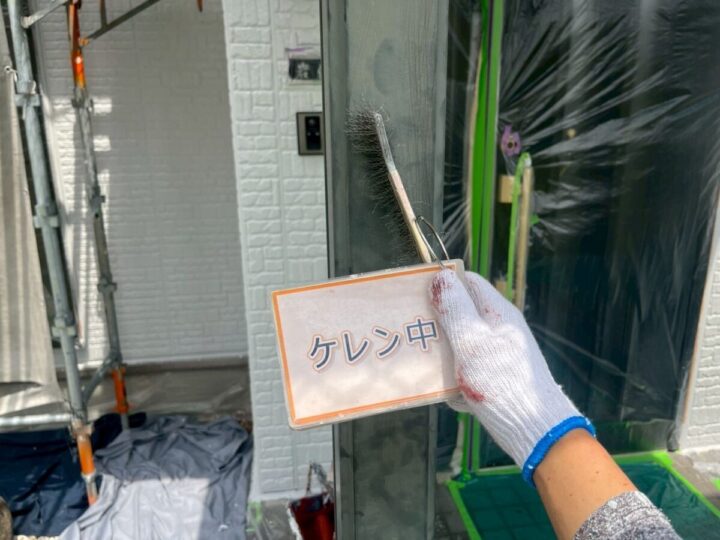 玄関柱塗装①